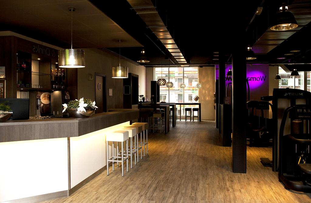 Modern comfortable living room with natural lighting and minimalist design